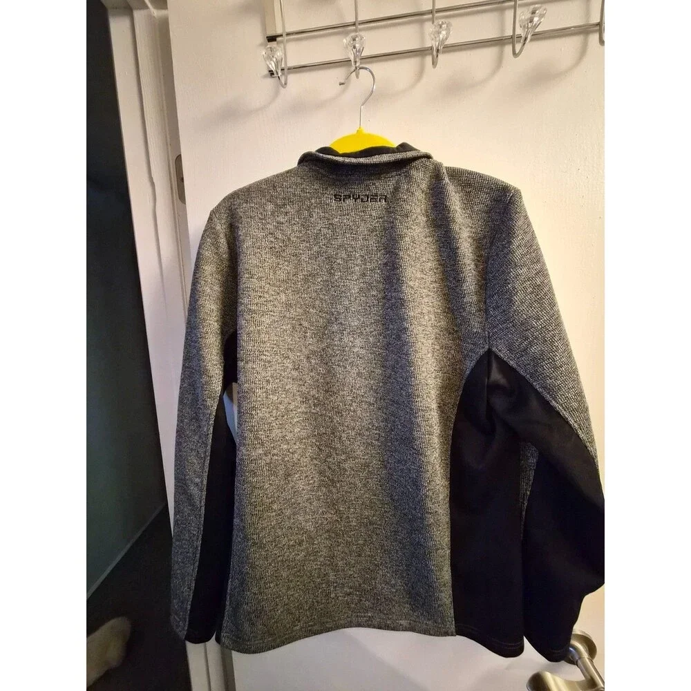 Mens Spyder Jacket, Size L, Gray And Black *Barely worn just a few times.